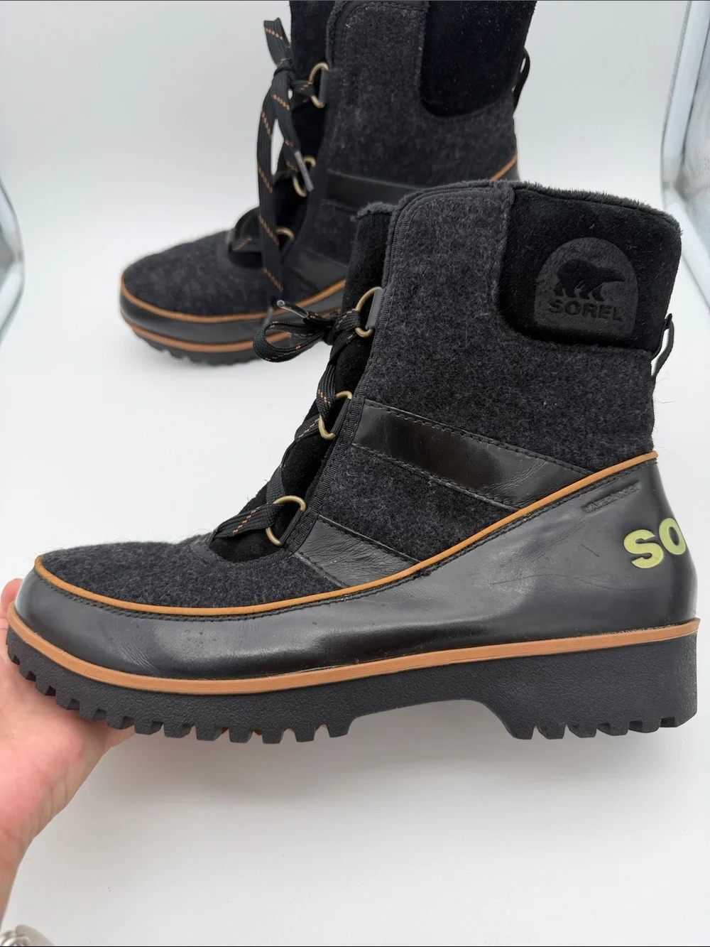 Sorel Tivoli Women’s Winter Boots Black Felt Fleece Lining Weather Snow 8.5 Warm